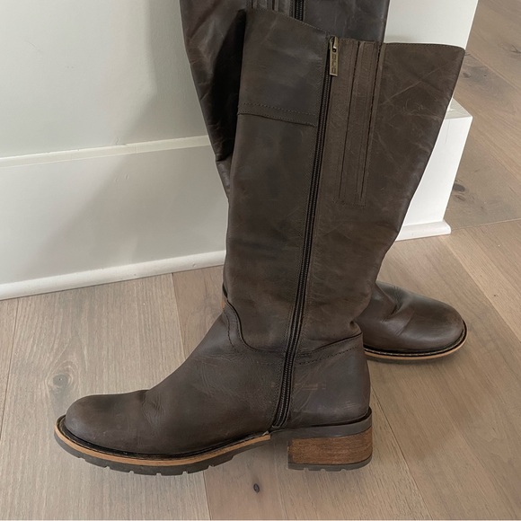 Duo Boots Wide Calf Tall Brown Leather Boots - Picture 4 of 9